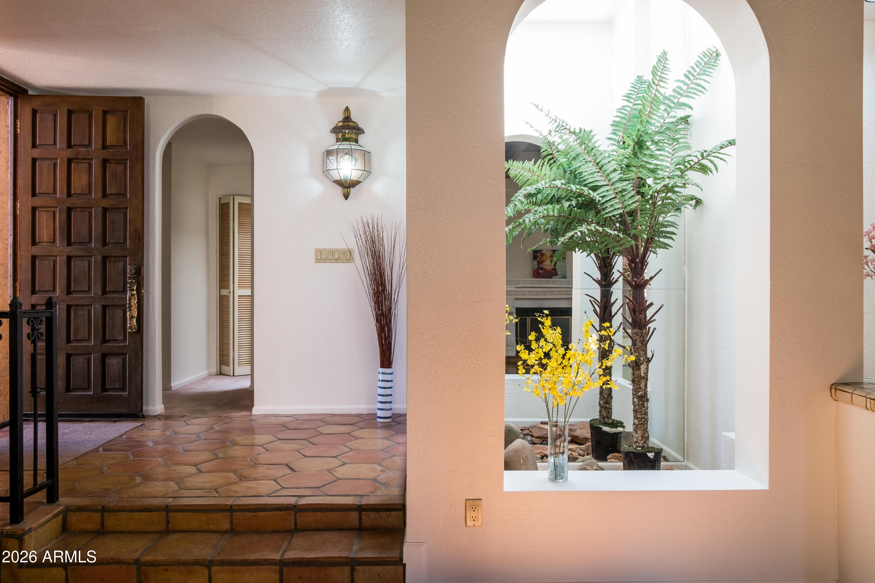 15 Ridge View Drive, Unit 17 Sedona, AZ 86351 - Photo 25 of 41 Foyer & atrium