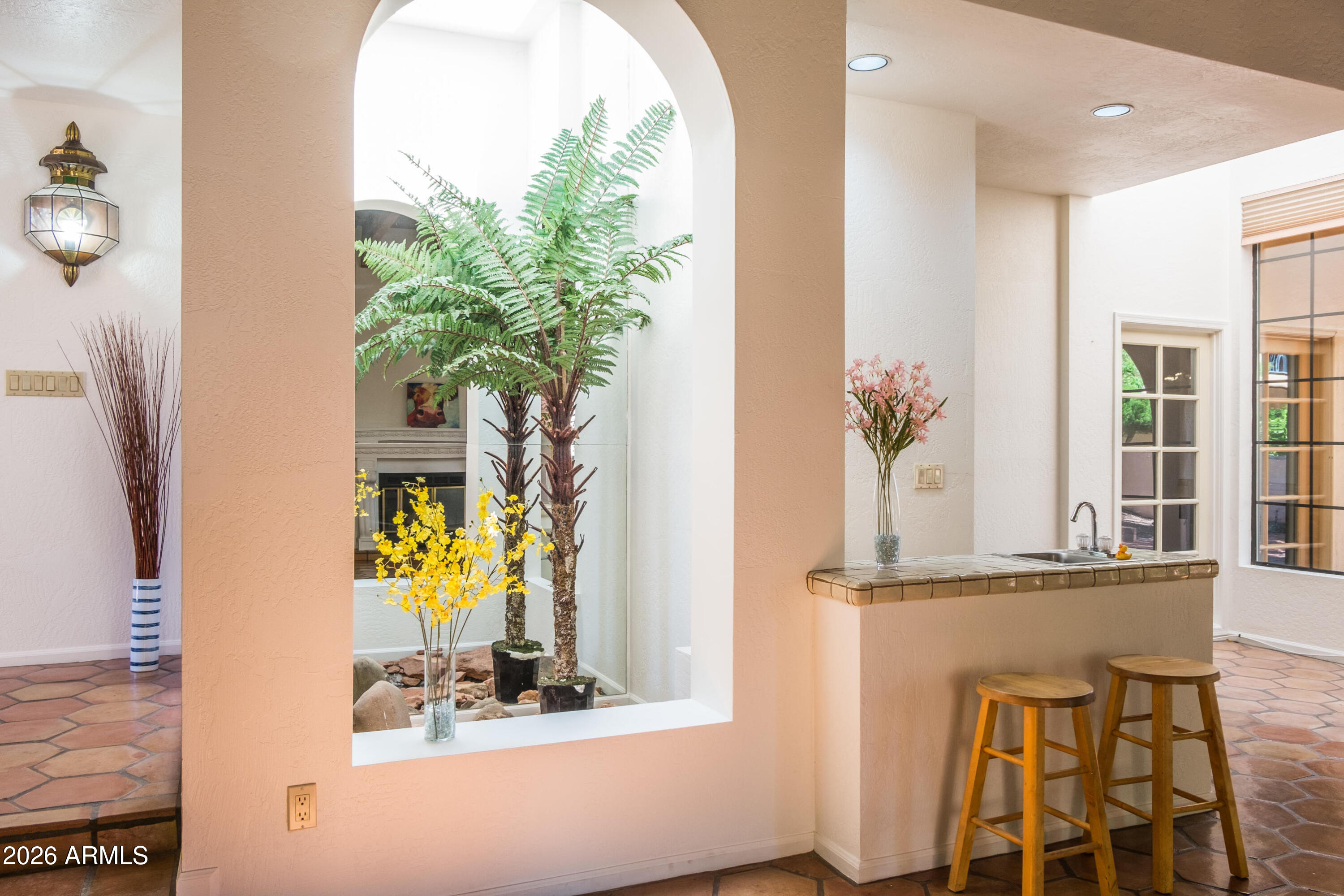 15 Ridge View Drive, Unit 17 Sedona, AZ 86351 - Photo 26 of 41 Atrium & wet bar