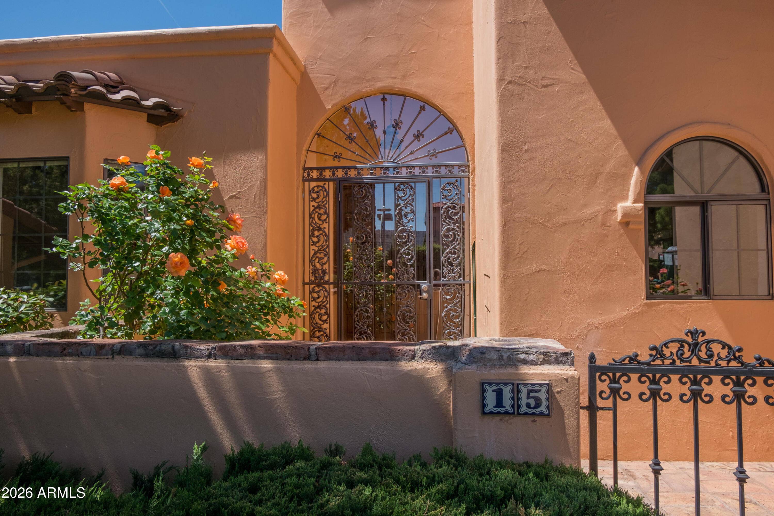 15 Ridge View Drive, Unit 17 Sedona, AZ 86351 - Photo 37 of 41 Front courtyard