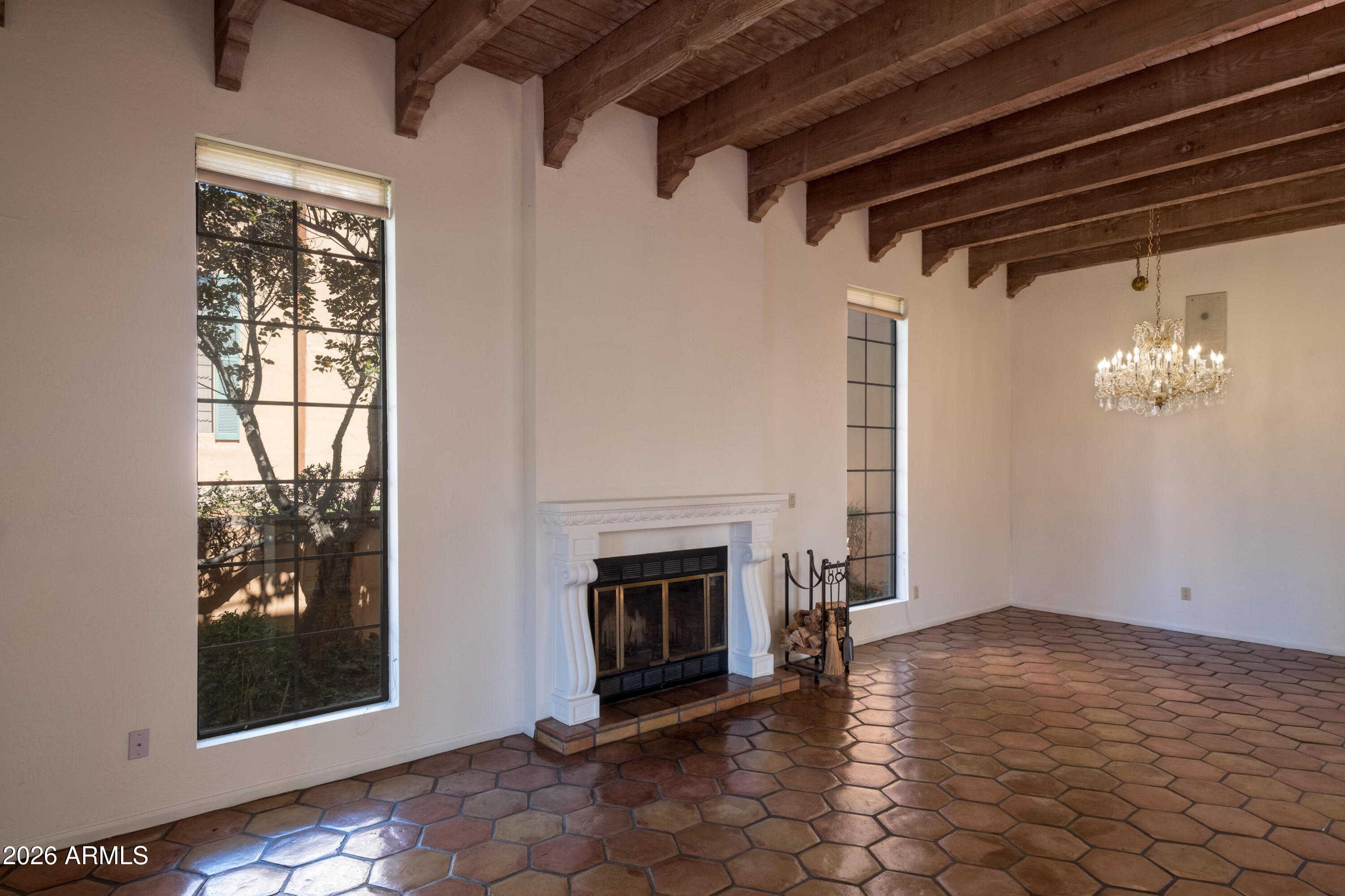 15 Ridge View Drive, Unit 17 Sedona, AZ 86351 - Photo 7 of 41 Living room