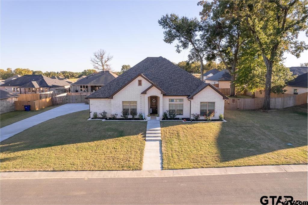 110 Rose Row Lane Winona, TX 75792 - Photo 3 of 35