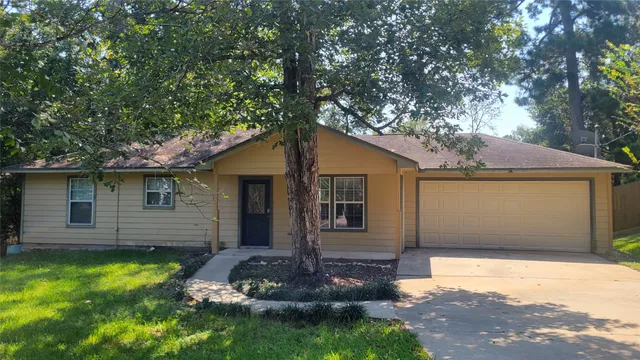 $1,350 | 10420 Royal Tricia Drive, Conroe, TX 77303