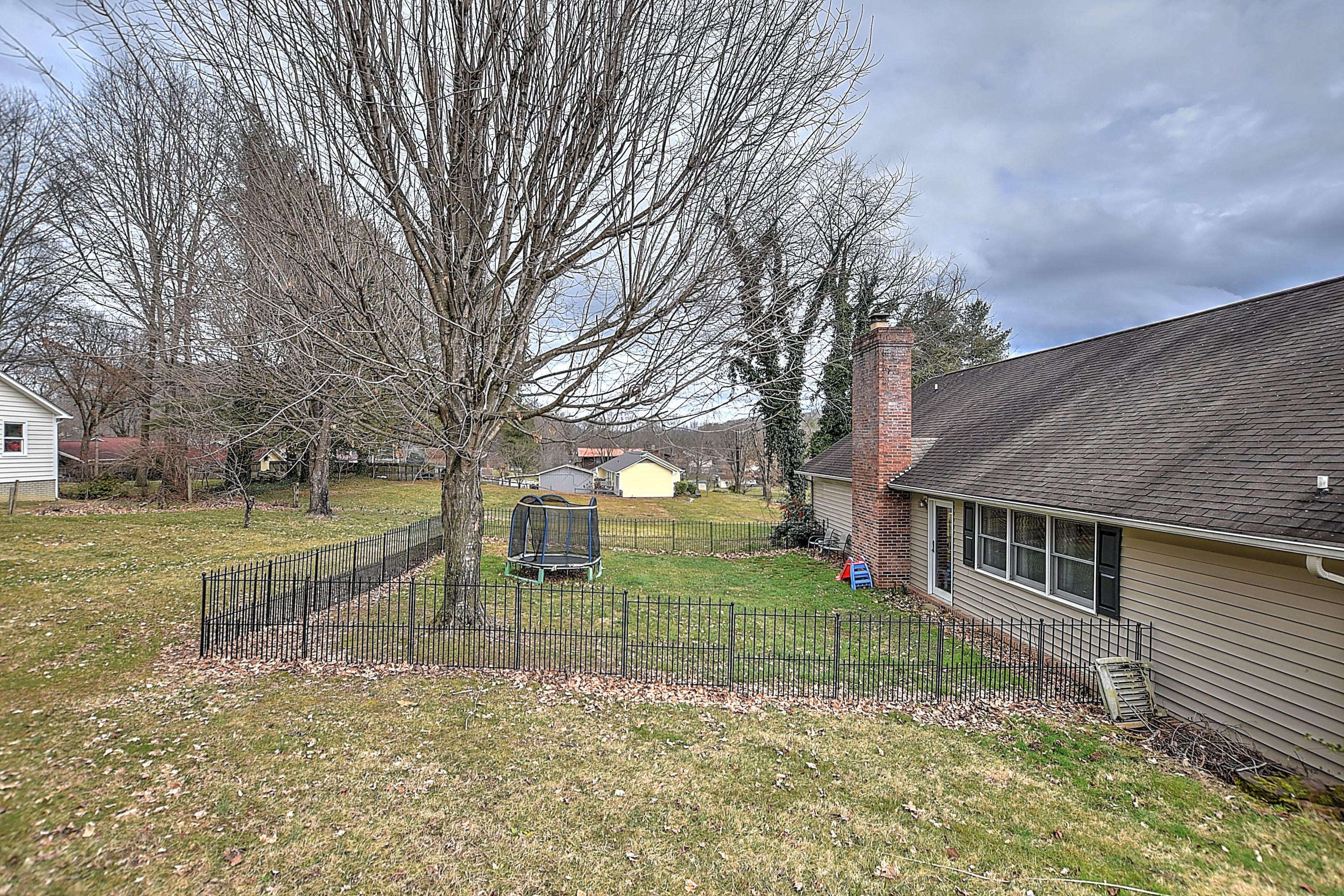 2000 Ridgefield Road Johnson City, TN 37601 - Photo 31 of 36 2000 Ridgefield-39
