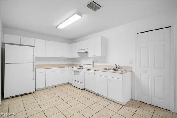 $1,395 | 4646 15th Street Southwest, Lehigh Acres, FL 33973