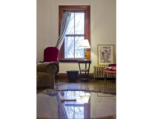 101 Westminster Street Springfield, MA 01109 - Photo 15 of 29 a living room with furniture and a window