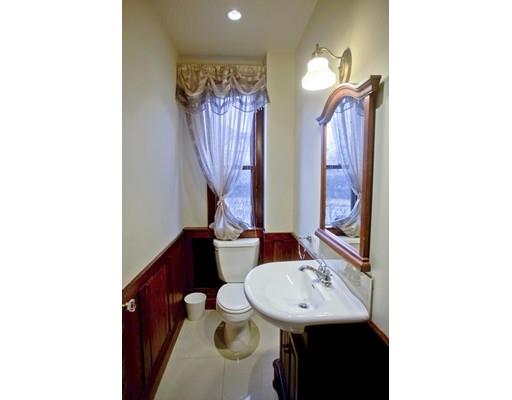 101 Westminster Street Springfield, MA 01109 - Photo 16 of 29 a bathroom with a sink and a mirror