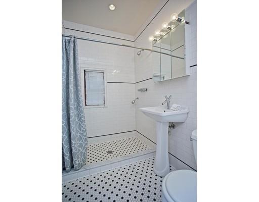 101 Westminster Street Springfield, MA 01109 - Photo 26 of 29 a bathroom with a sink toilet and shower