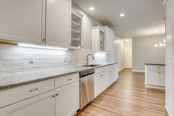$260,000 | 1413 North Hamilton Drive, Derby, KS 67037