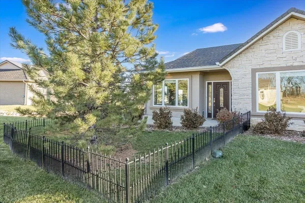 $260,000 | 1413 North Hamilton Drive, Derby, KS 67037