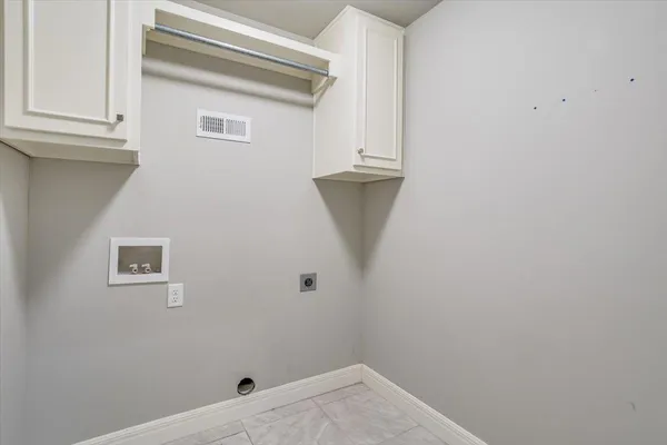 $260,000 | 1413 North Hamilton Drive, Derby, KS 67037