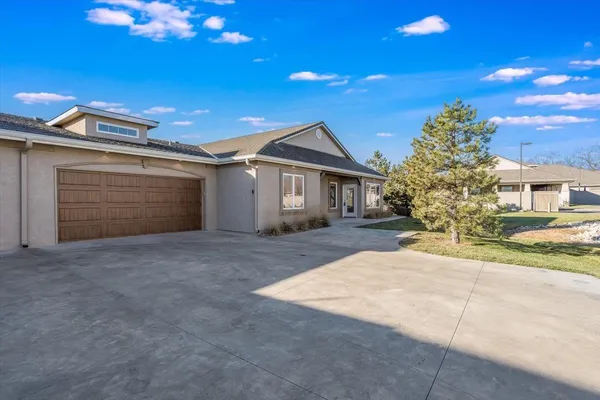$260,000 | 1413 North Hamilton Drive, Derby, KS 67037