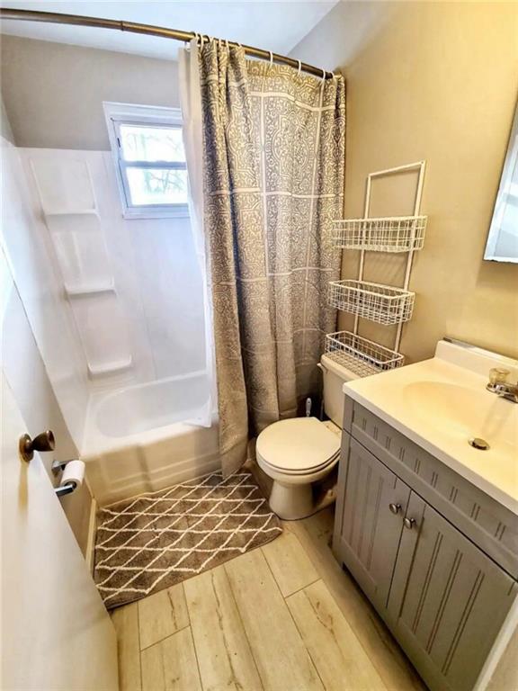 334 Moon Clinton Road, Unit B Coraopolis, PA 15108 - Photo 8 of 11 Gallery Image 8