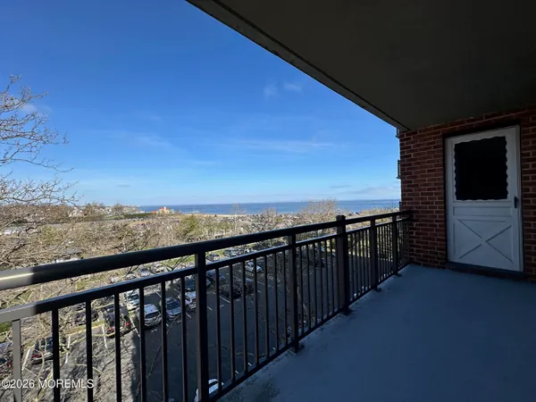 $2,900 | 10 Ocean Boulevard, Unit 4A, Atlantic Highlands, NJ 07716