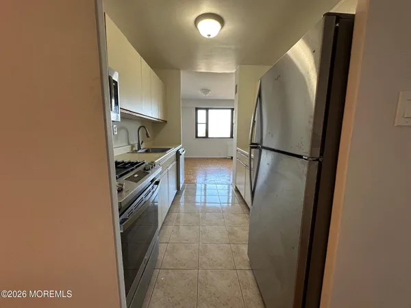 $2,900 | 10 Ocean Boulevard, Unit 4A, Atlantic Highlands, NJ 07716