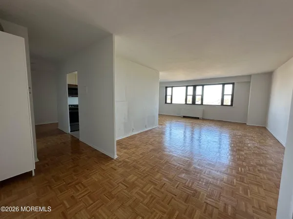 $2,900 | 10 Ocean Boulevard, Unit 4A, Atlantic Highlands, NJ 07716