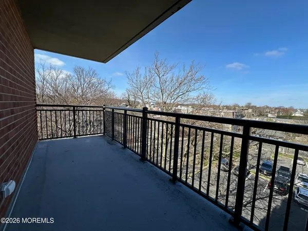 $2,900 | 10 Ocean Boulevard, Unit 4A, Atlantic Highlands, NJ 07716