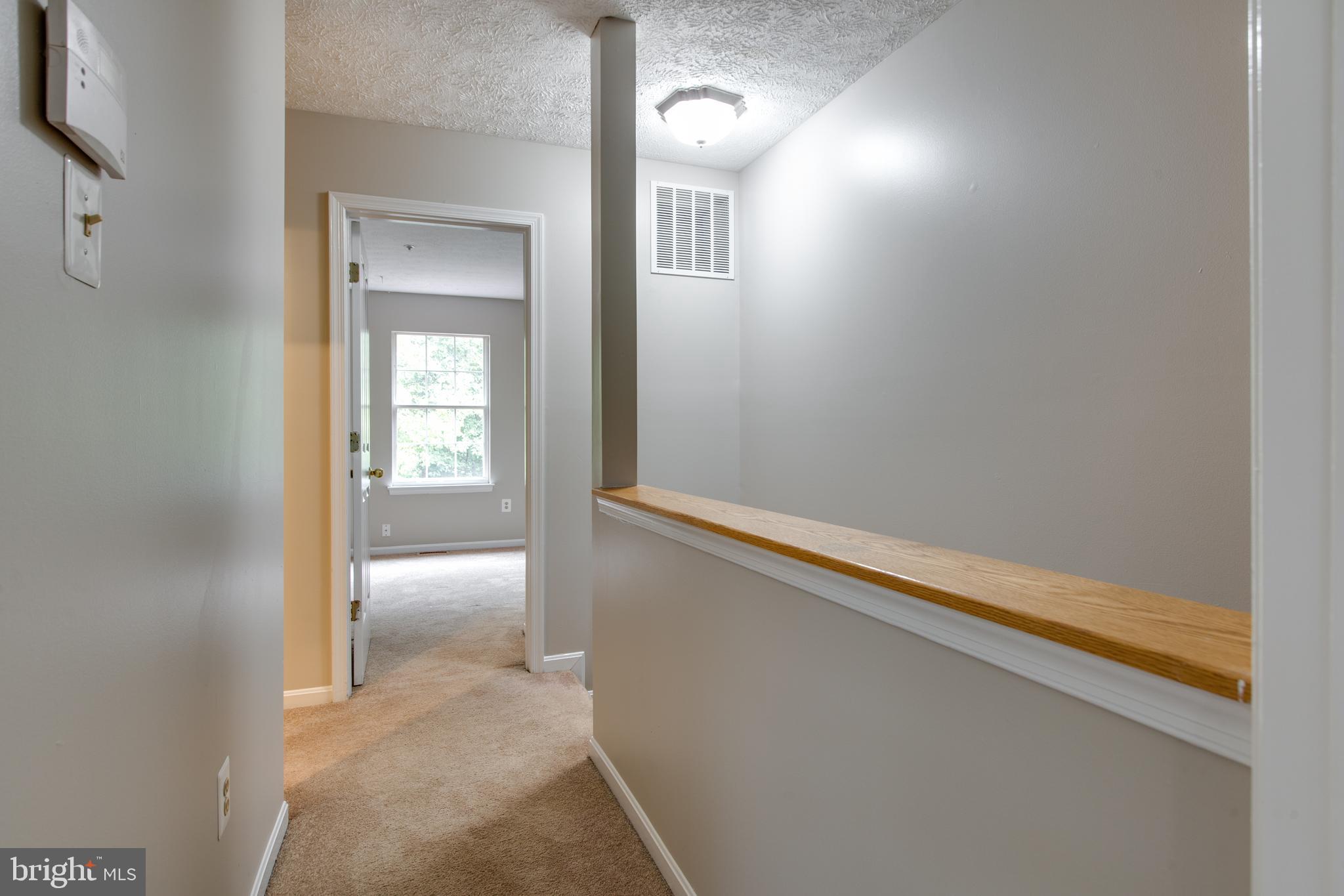 9326 Ridings Way Laurel, MD 20723 - Photo 23 of 35 Hallway