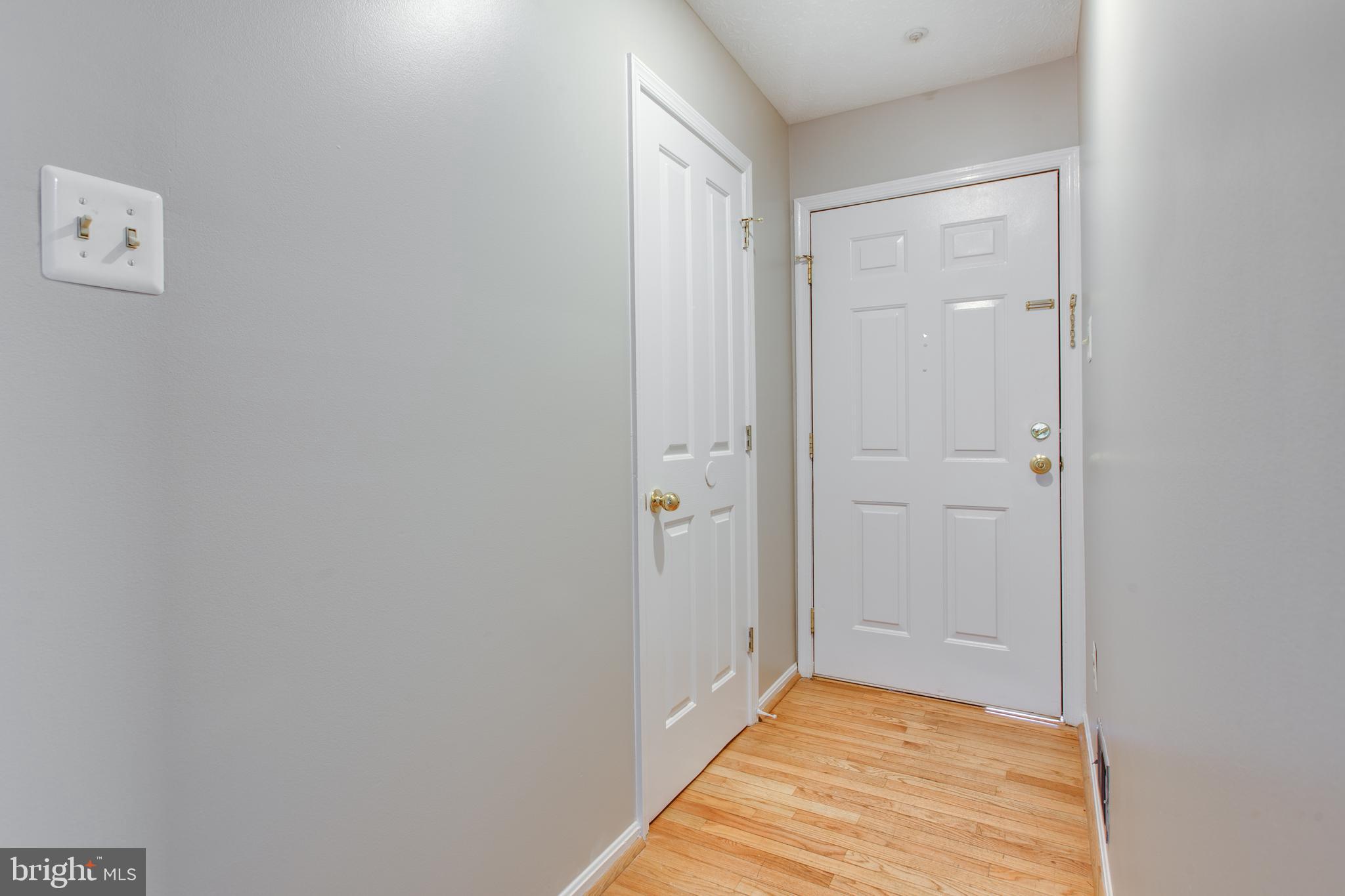 9326 Ridings Way Laurel, MD 20723 - Photo 4 of 35 Foyer