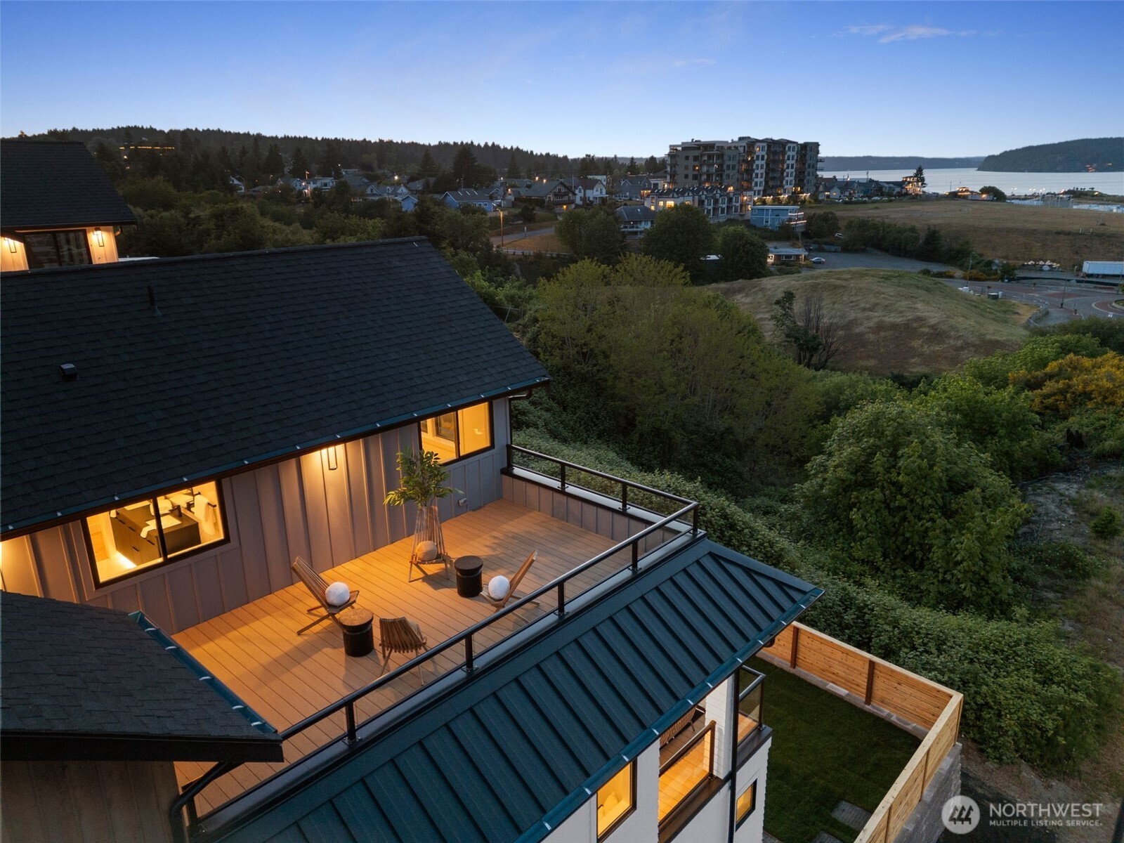 5301 North Commercial Street Ruston, WA 98407 - Photo 38 of 40 an outdoor space with seating area