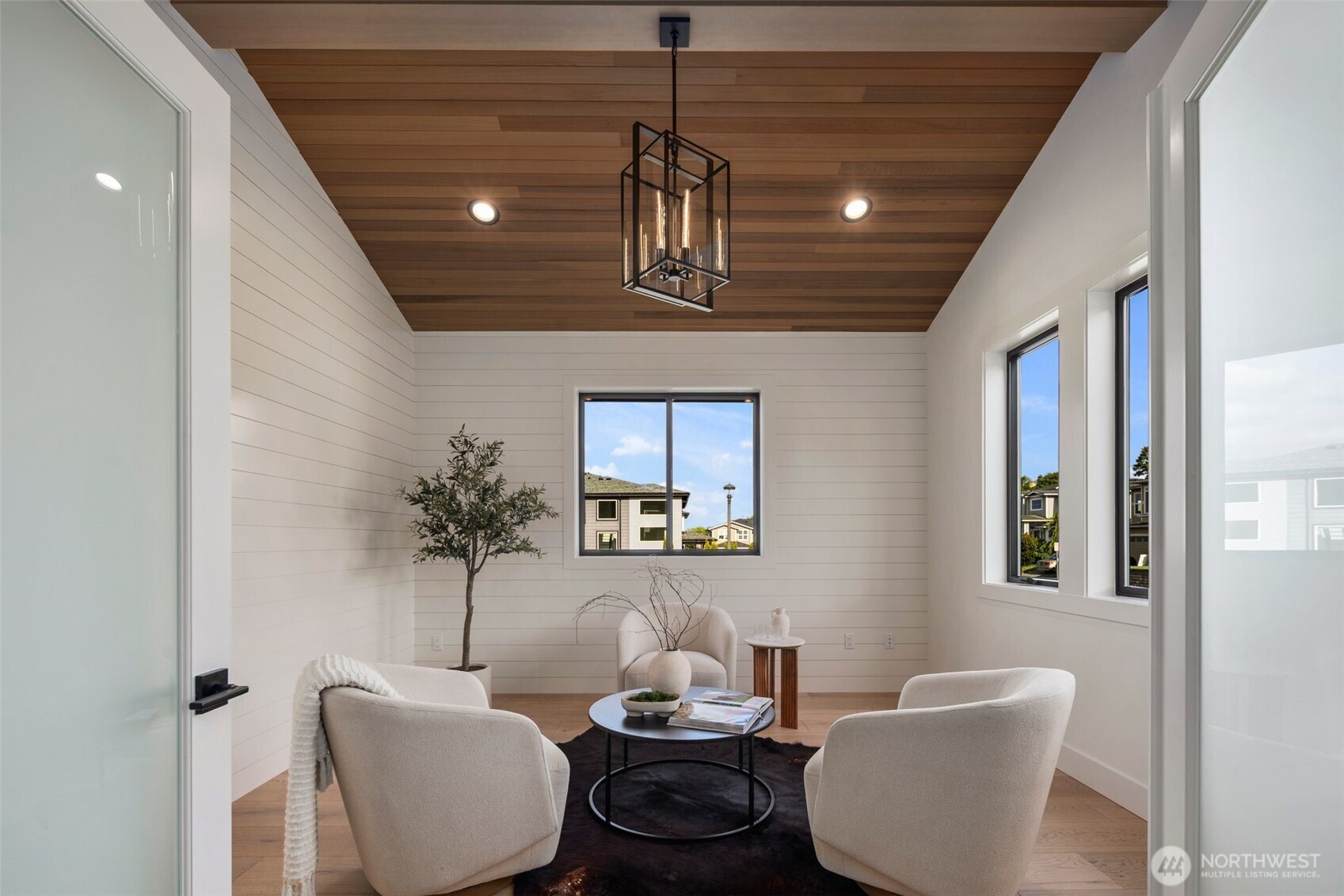 5301 North Commercial Street Ruston, WA 98407 - Photo 4 of 40 a living room with furniture and window