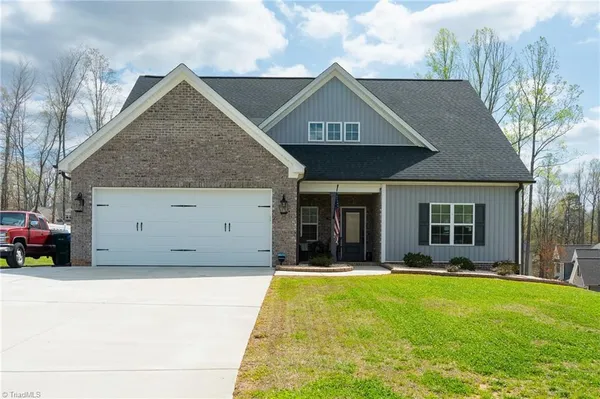 $485,000 | 389 Windsor Avenue, Lexington, NC 27295