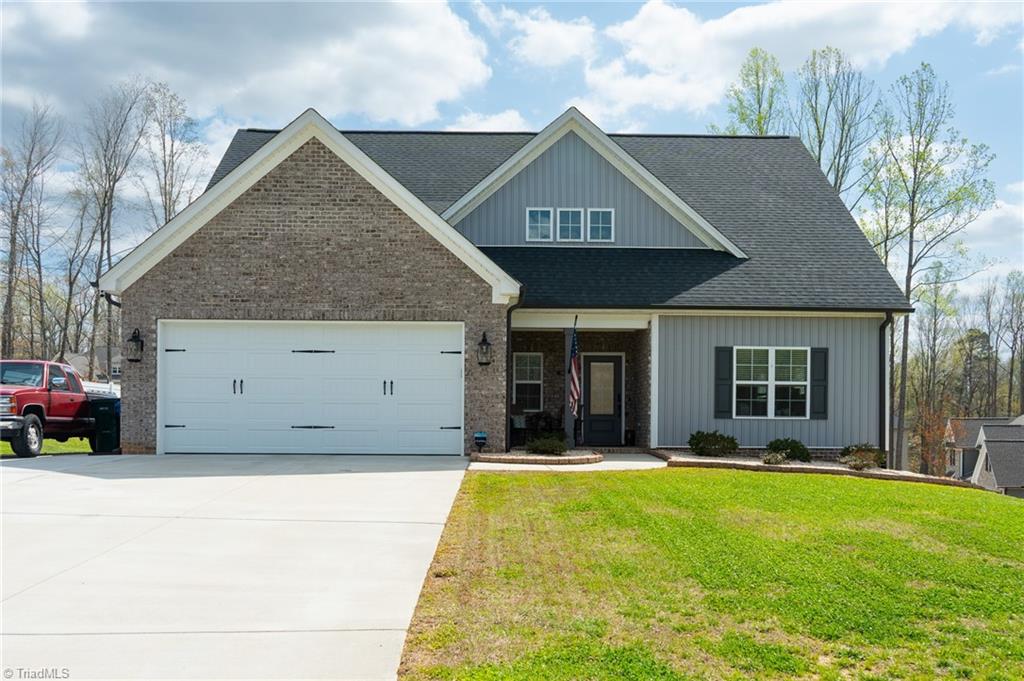 389 Windsor Avenue Lexington, NC 27295 - Photo 1 of 18