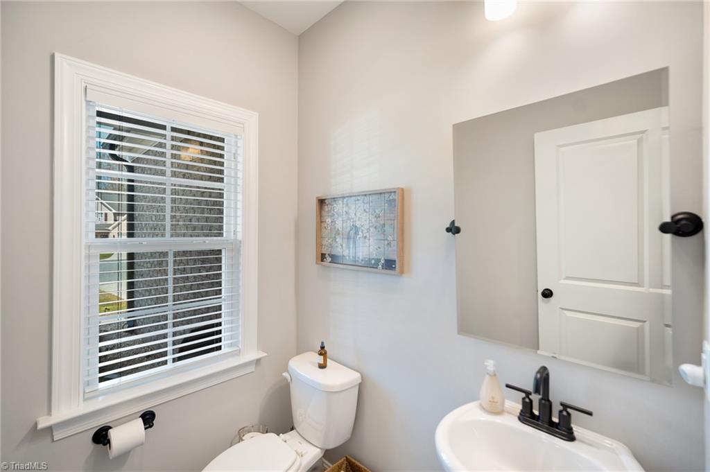 389 Windsor Avenue Lexington, NC 27295 - Photo 14 of 18