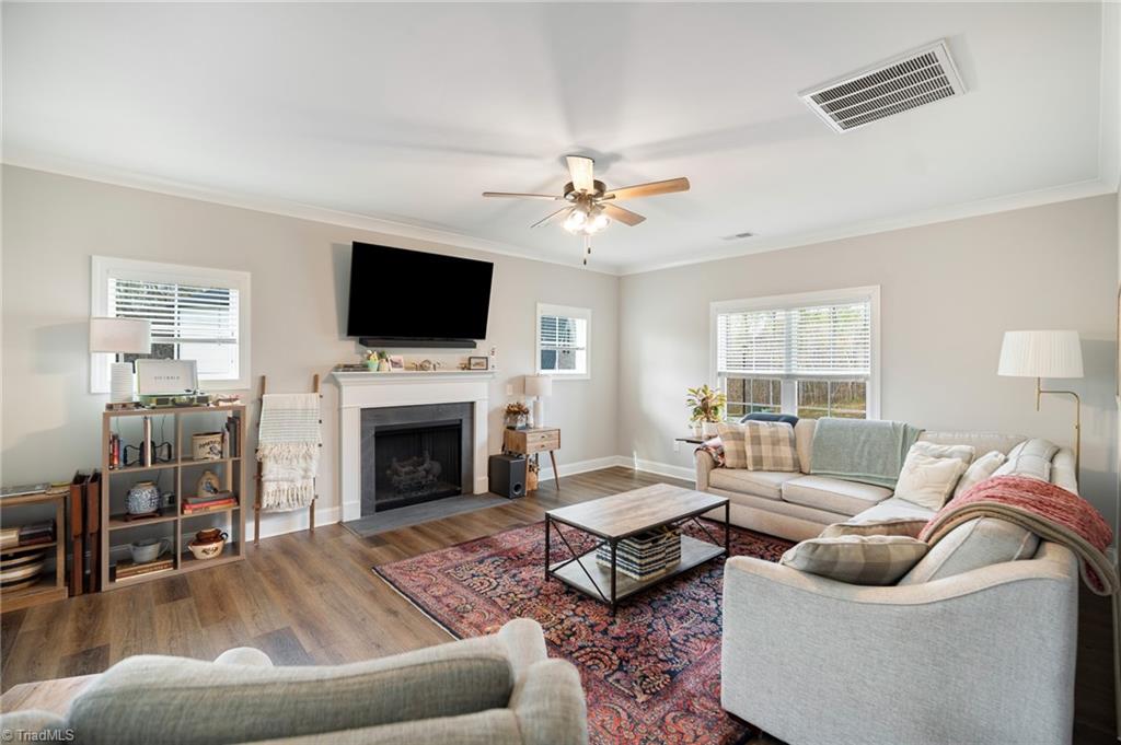 389 Windsor Avenue Lexington, NC 27295 - Photo 2 of 18