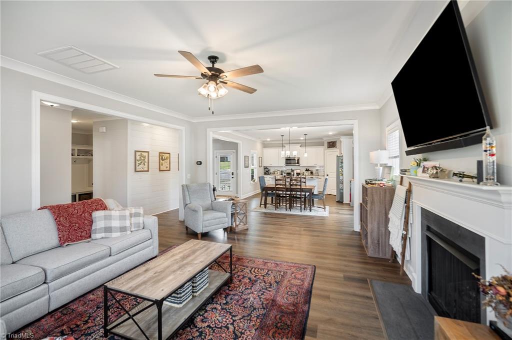 389 Windsor Avenue Lexington, NC 27295 - Photo 4 of 18