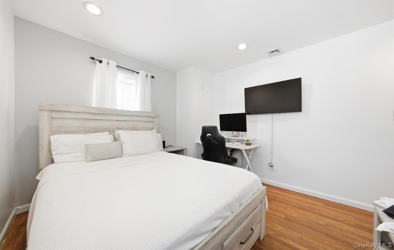 38 Sutton Street Hempstead, NY 11550 - Photo 18 of 24