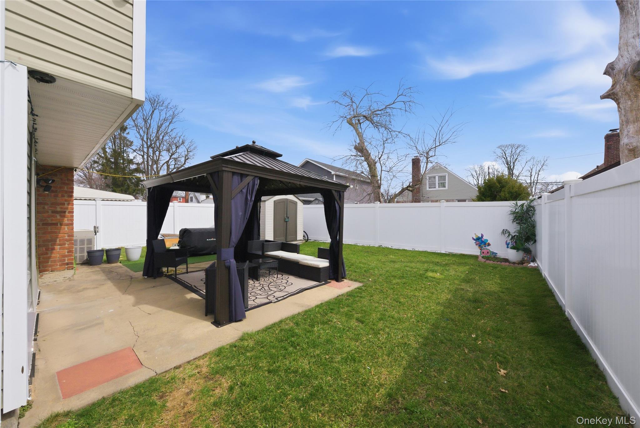 38 Sutton Street Hempstead, NY 11550 - Photo 21 of 24