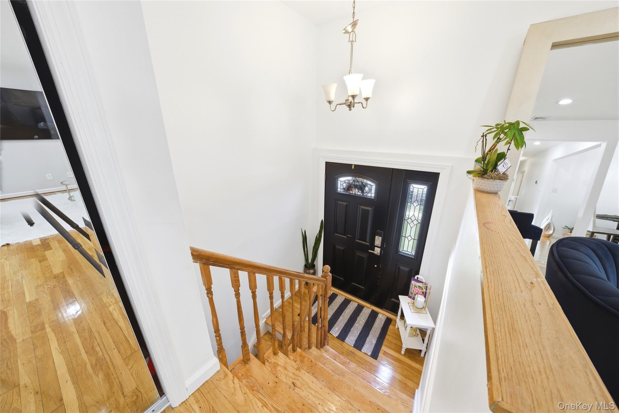 38 Sutton Street Hempstead, NY 11550 - Photo 3 of 24