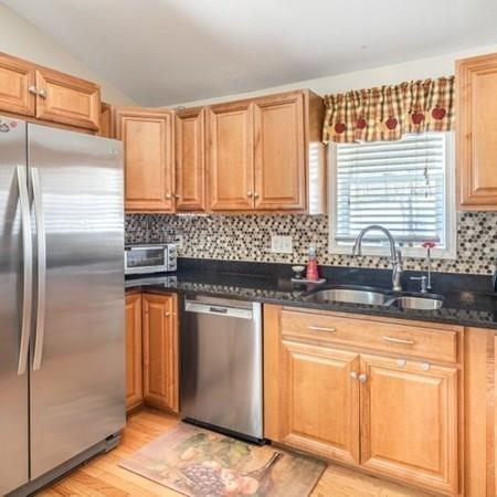 31 McDevitt Road Randolph, MA 02368 - Photo 8 of 37 Gallery Image 8