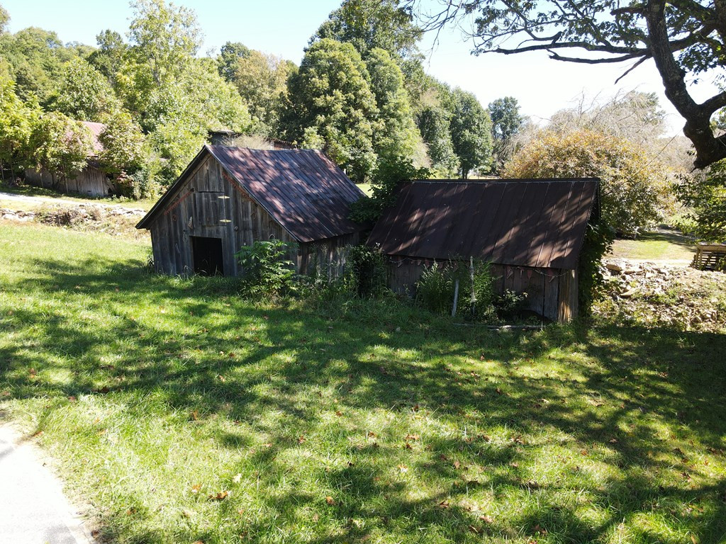 999 Ledbetter Road Robbinsville, NC 28771 - Photo 13 of 27