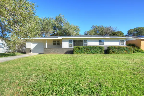 $1,275 | 4014 44th Street, Lubbock, TX 79413