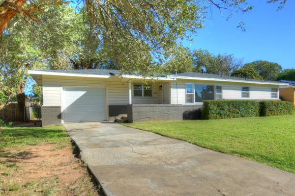 $1,275 | 4014 44th Street, Lubbock, TX 79413