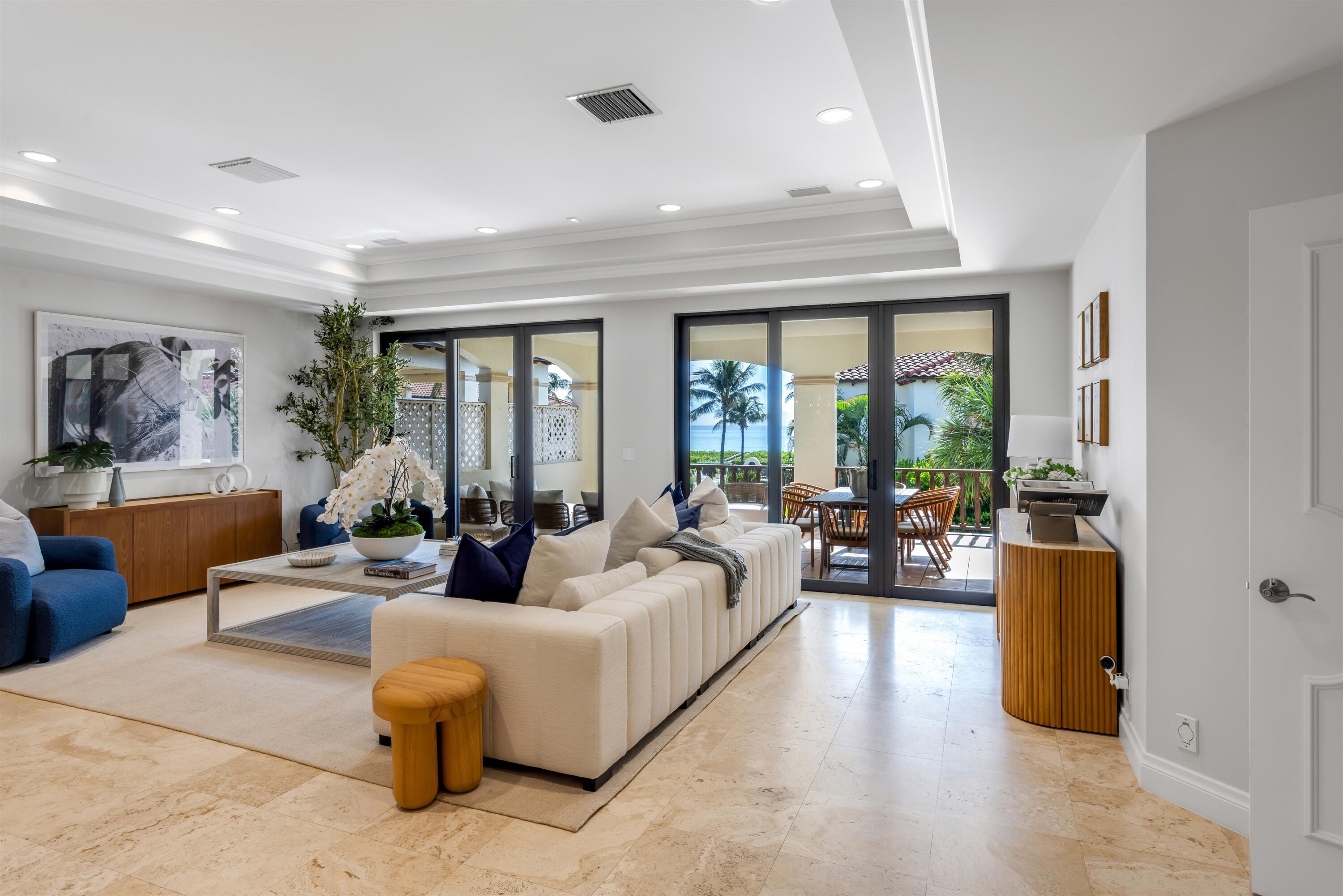 5833 North Ocean Boulevard, Unit D2 Ocean Ridge, FL 33435 - Photo 16 of 59 LIVING_ROOM_ANGLE_RIGHT