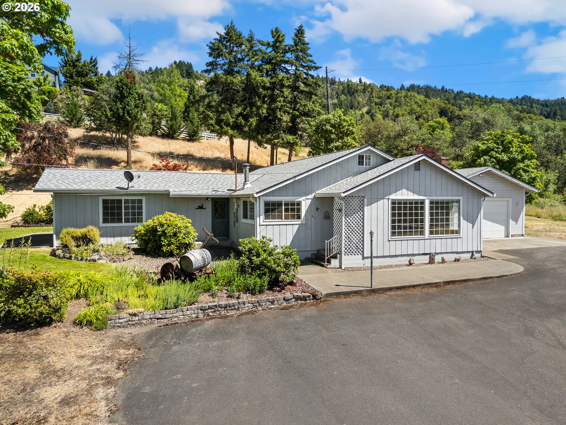1183 Lookingglass Road Roseburg, OR 97471 - Photo 2 of 45