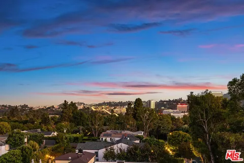 $1,195,000 | 10352 Riverside Drive, Unit 103A, Toluca Lake, CA 91602