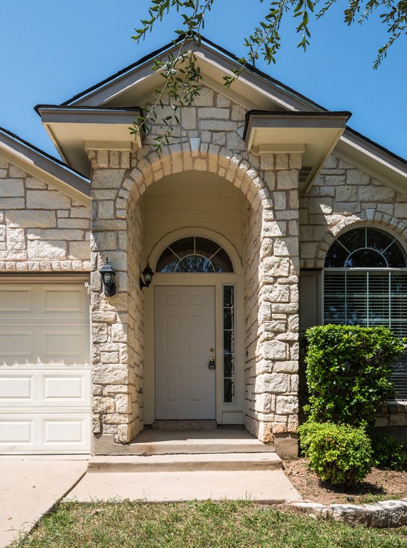 11308 Los Comancheros Road Austin, TX 78717 - Photo 4 of 32 Gallery Image 4