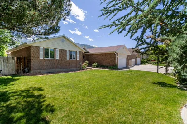$699,900 | 11119 Londonderry Drive, Sandy, UT 84092
