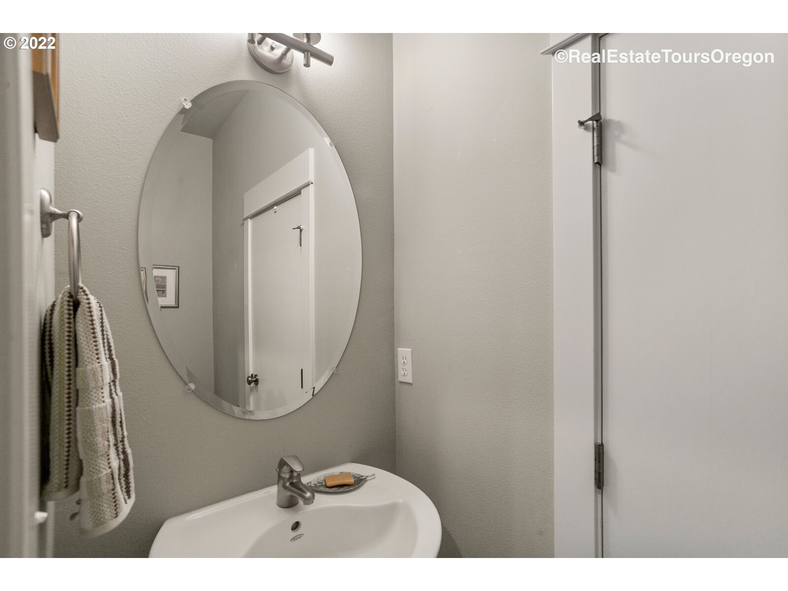 12822 Boones Ferry Road Lake Oswego, OR 97035 - Photo 16 of 32 Gallery Image 16