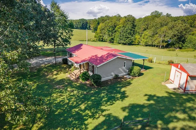 $199,900 | 370 Jay Hutchings Road, Sparta, TN 38583