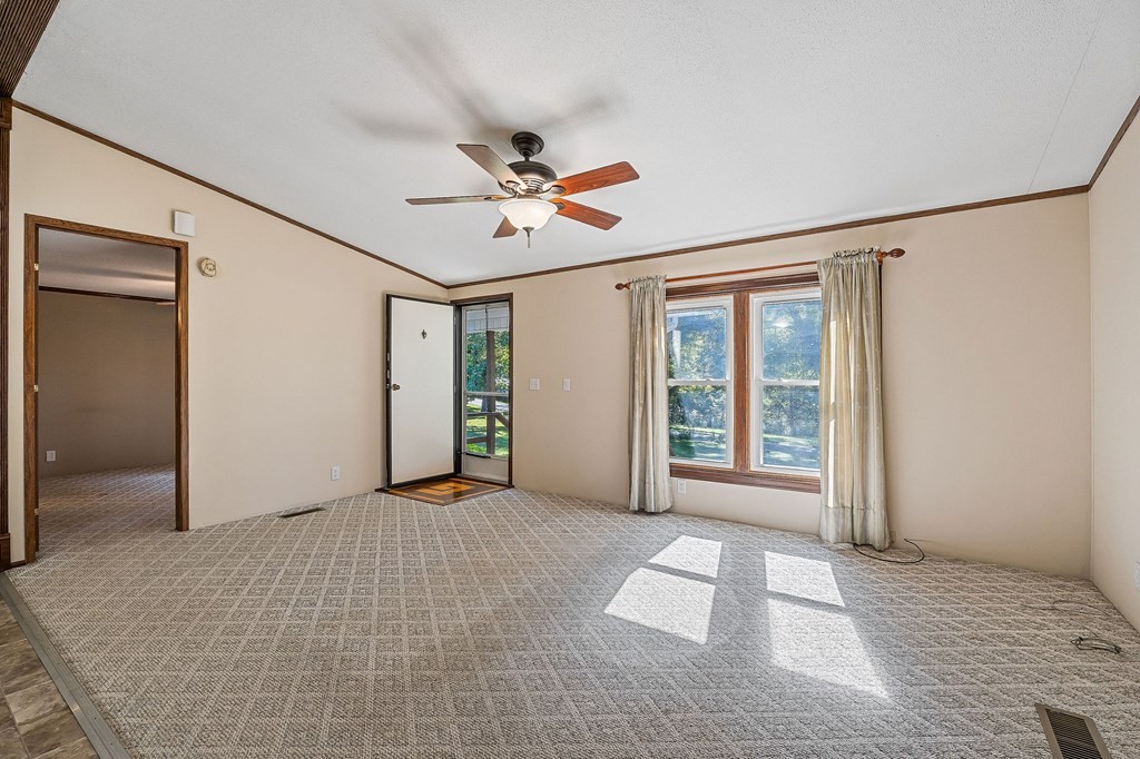 370 Jay Hutchings Road Sparta, TN 38583 - Photo 7 of 32