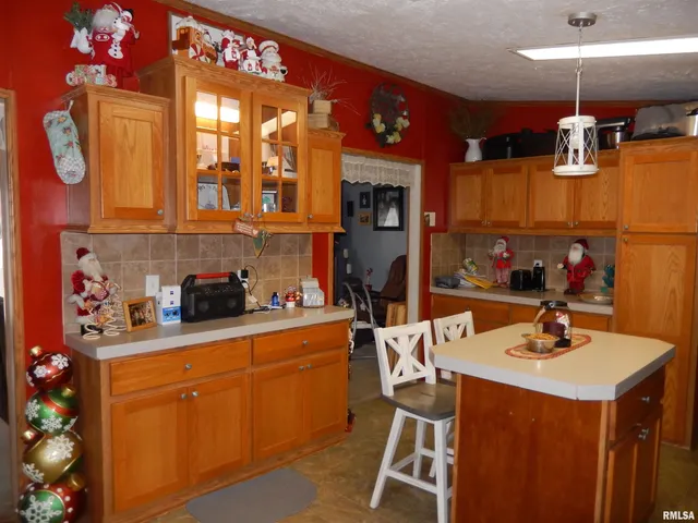 $115,000 | 201 North Pine Street, Good Hope, IL 61438