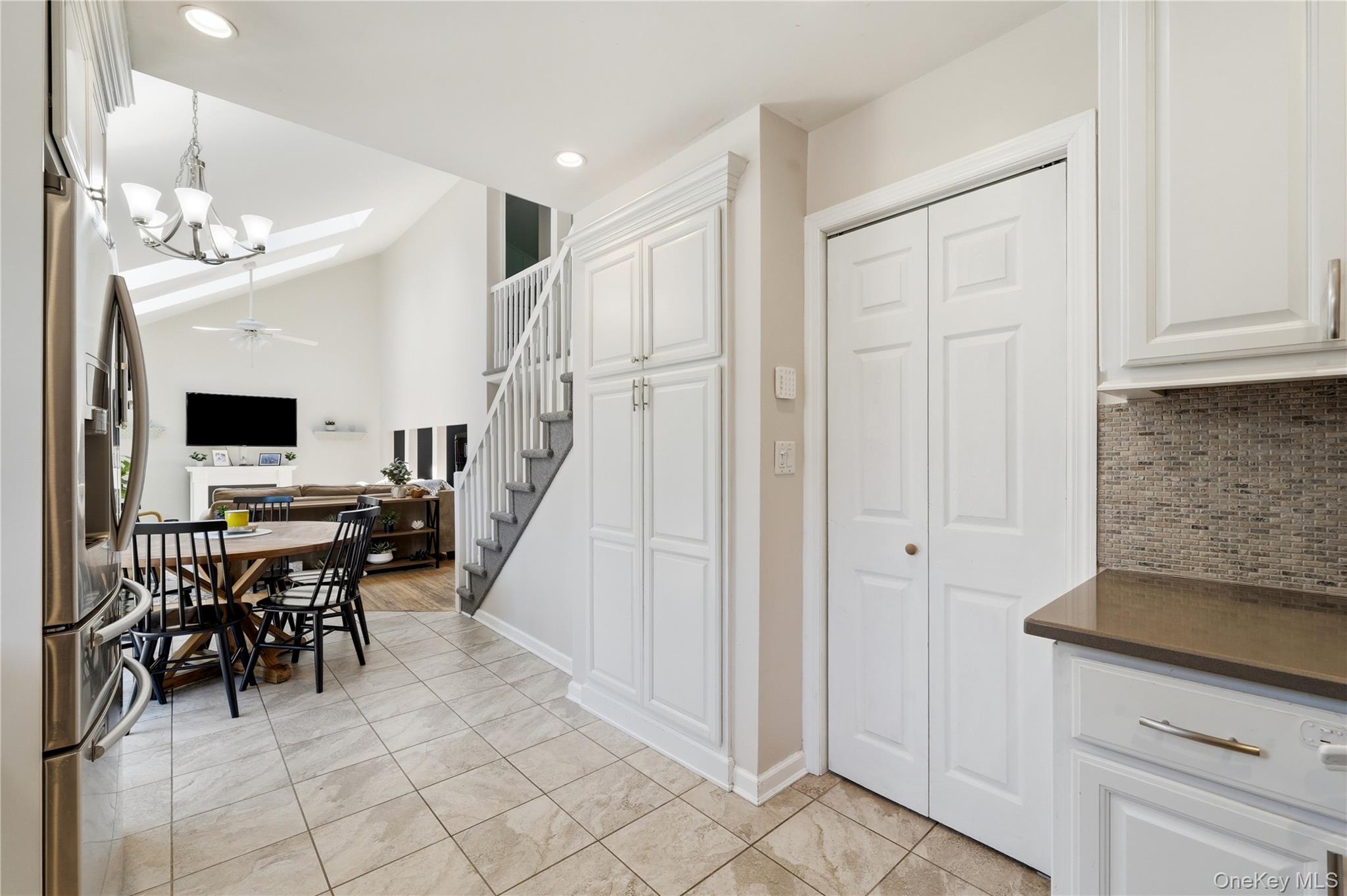 634 Morrison Street Babylon, NY 11702 - Photo 13 of 33