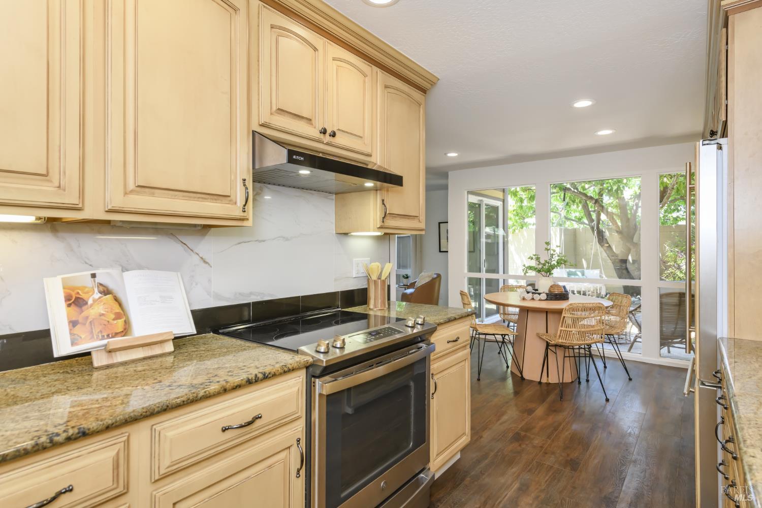 29 Forest Lane San Rafael, CA 94903 - Photo 11 of 33