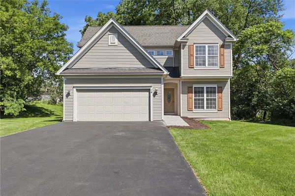 $399,900 | 14 Sablewood Circle, Perinton, NY 14450