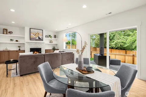 $1,199,800 | 10675 Southeast 170th Place, Renton, WA 98055