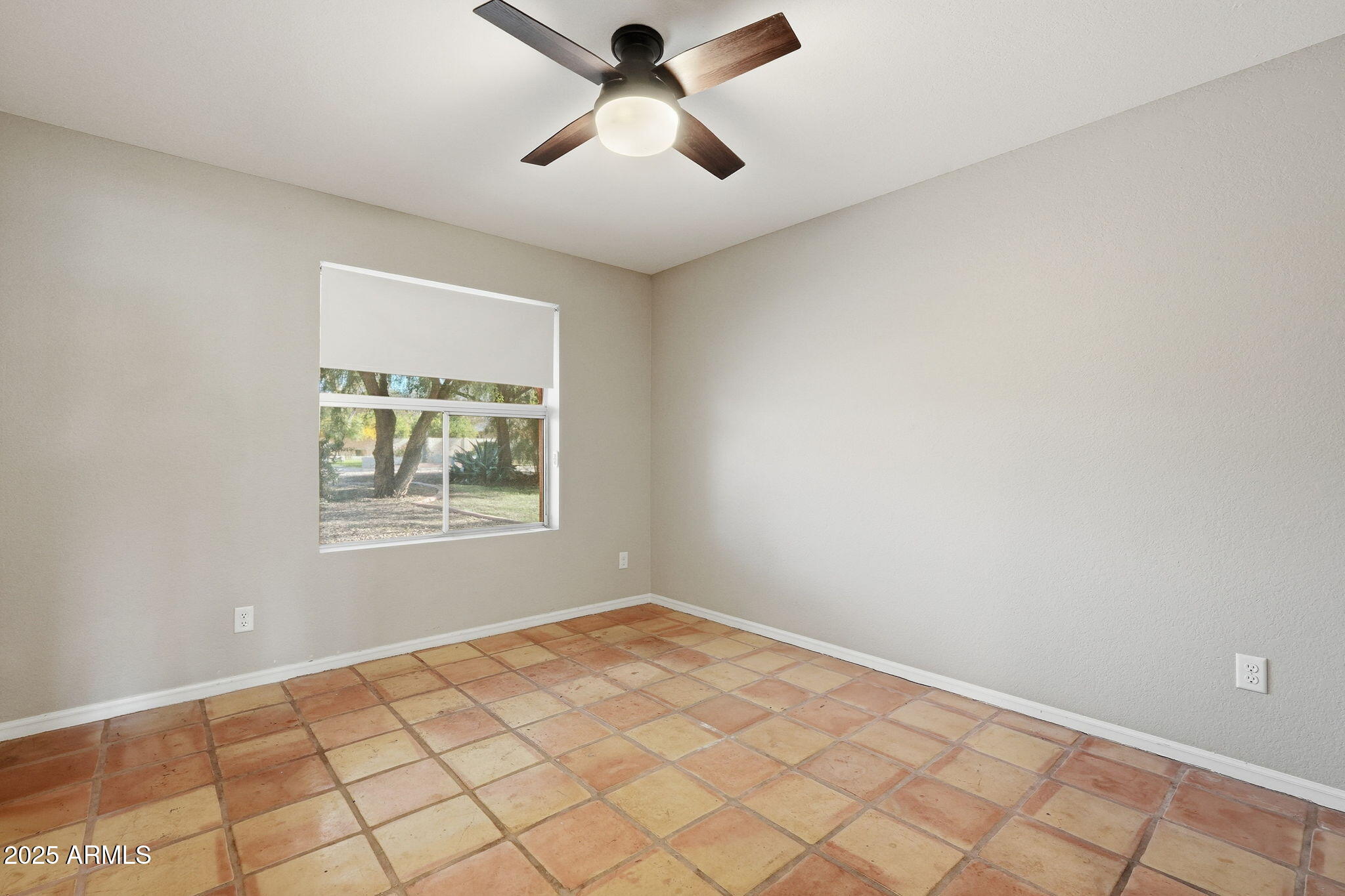 914 South 132nd Street Gilbert, AZ 85233 - Photo 32 of 55 a view of an empty room and window